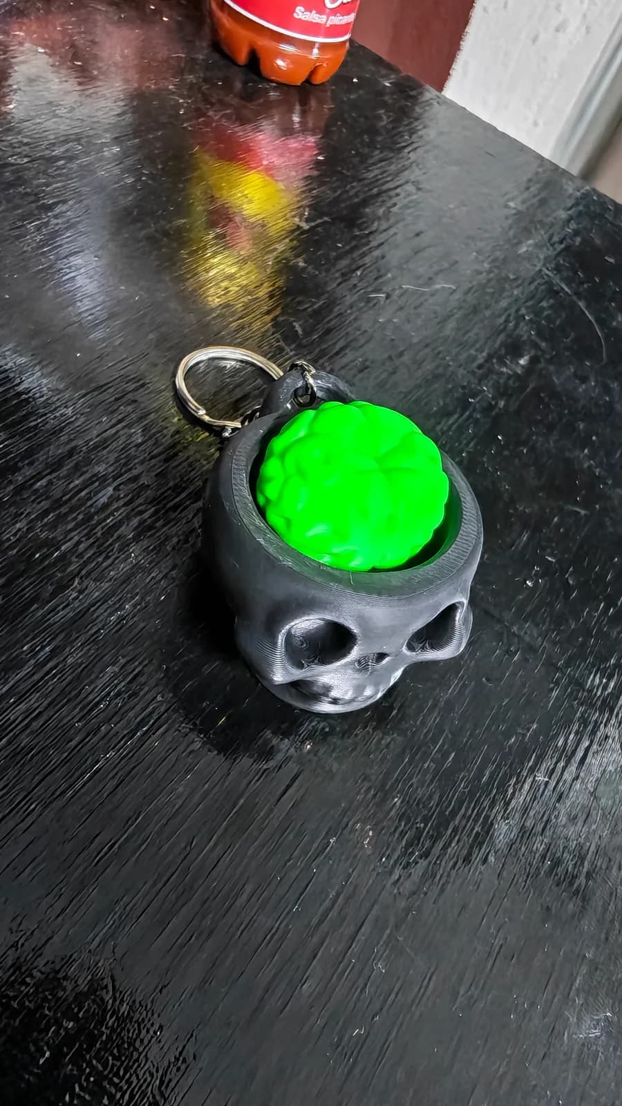 Llavero calavera con cerebro, impresión 3D de Estamparte